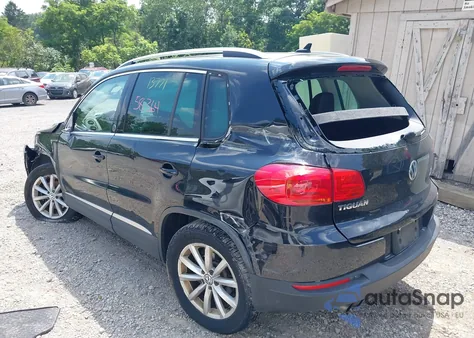 2017 Volkswagen Tiguan 2.0T Wolfsburg Edition z USA, uszkodzony, nr VIN WVGSV7AX3HK004814